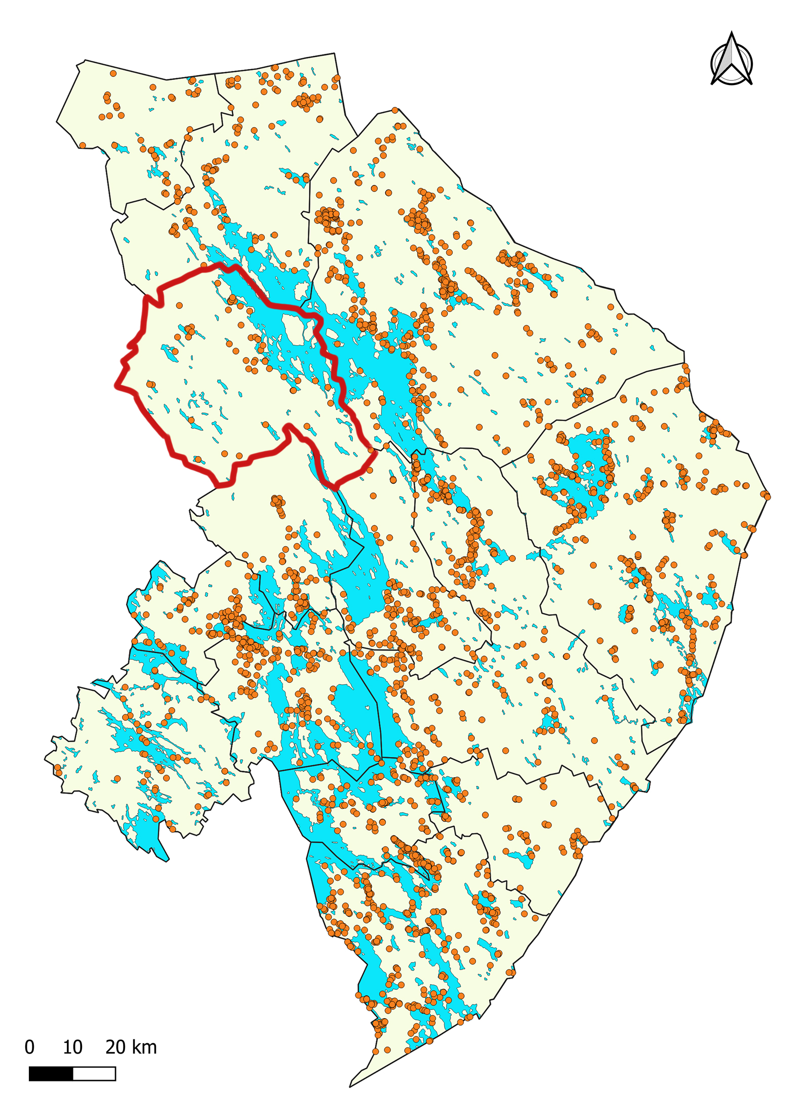 Juuan kunnan alueen kiinteät muinaisjäännökset. Kartassa Juuan kunnan rajat on piirretty punaisella, muut kunnat näkyvät mustin rajoin. Oranssit pallot kertovat löydöspaikoista. Vesistöt on merkitty sinisellä.