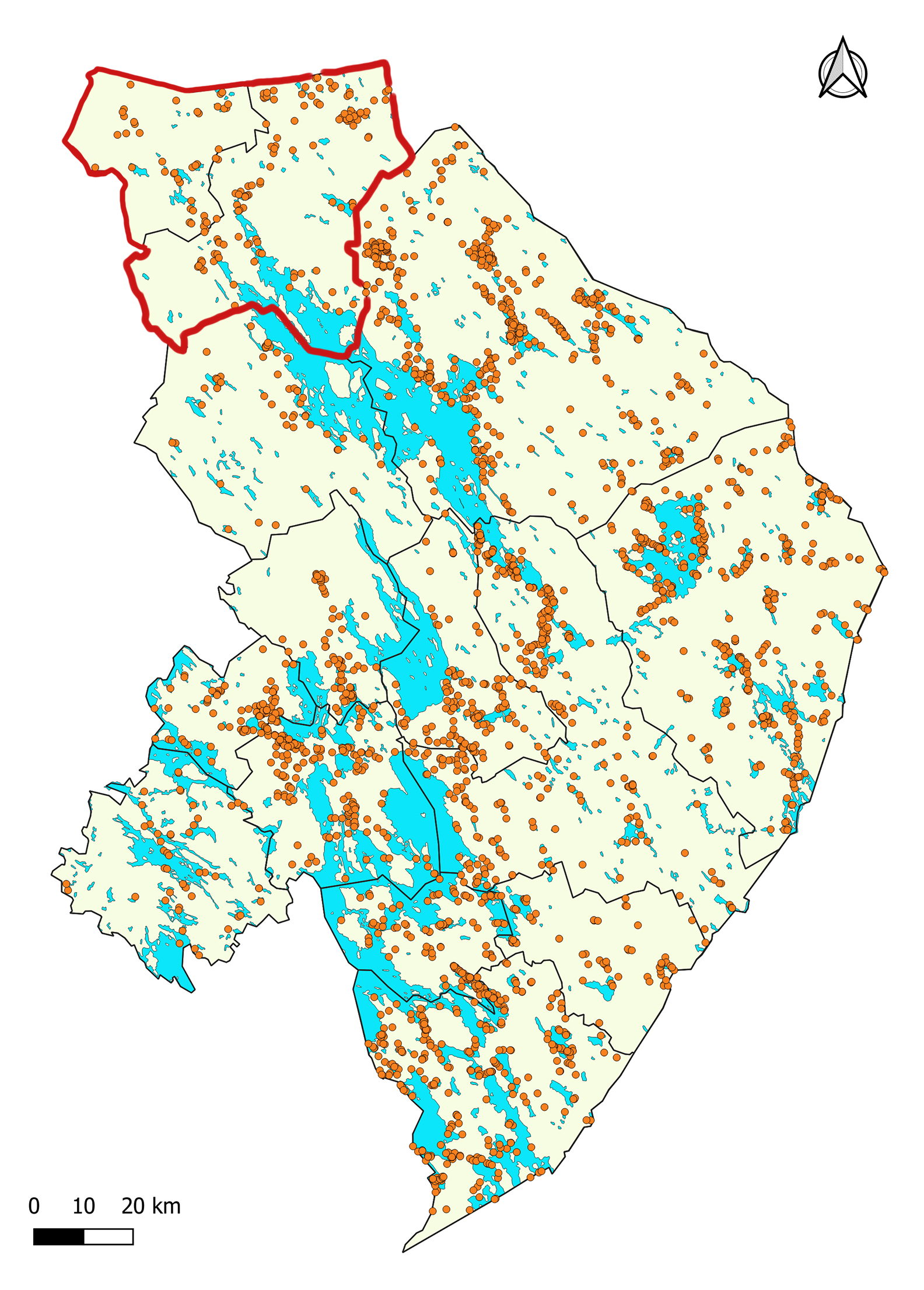 Nurmeksen alueen kiinteät muinaisjäännökset. Kartassa Nurmeksen kunnan rajat on piirretty punaisella, muut kunnat näkyvät mustin rajoin. Nurmeksen ja Valtimon välissä on raja mustalla värillä. Oranssit pallot kertovat löydöspaikoista. Vesistöt on merkitty sinisellä.